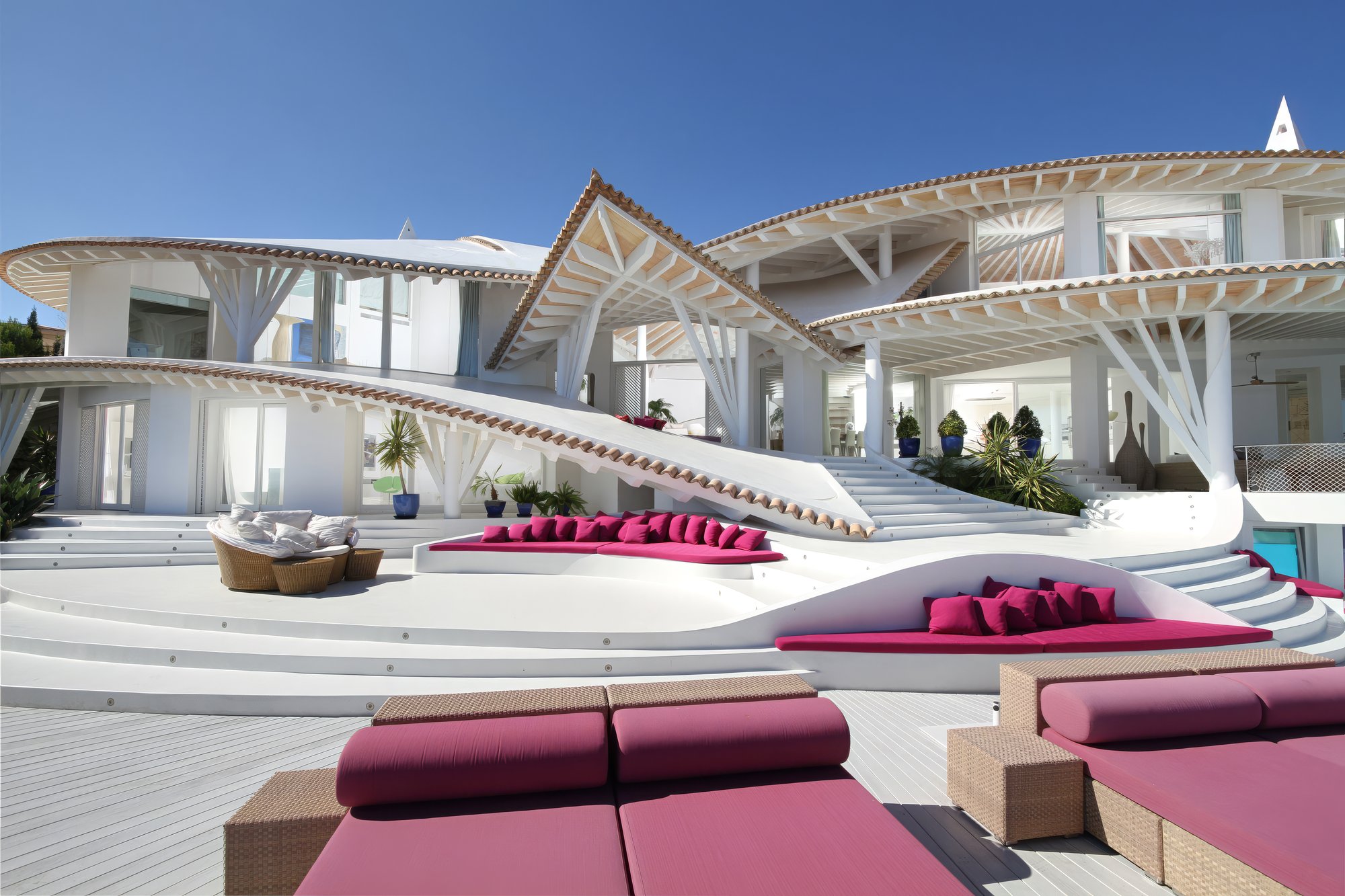 The estate — exterior